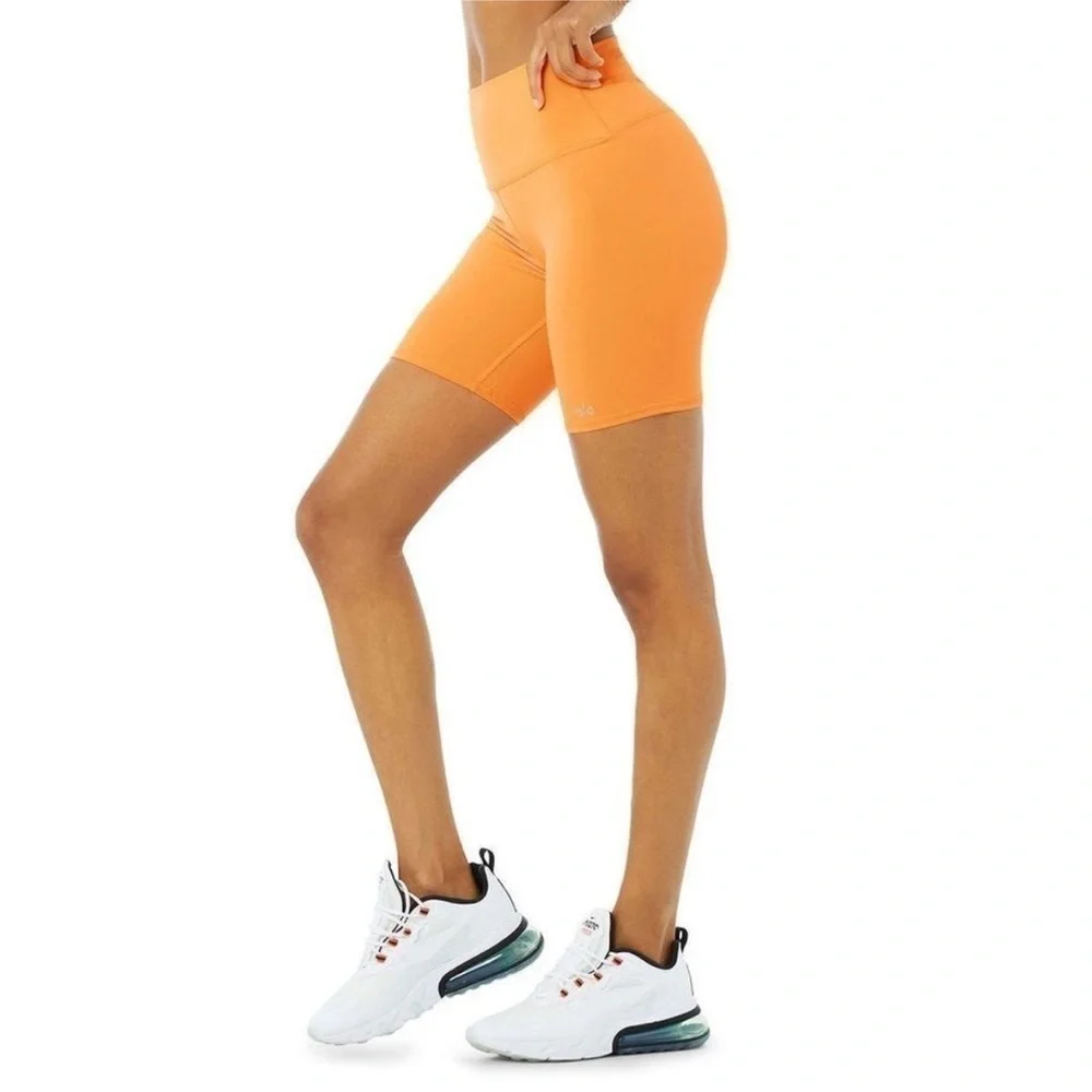 ALO Yoga 7” inseam High Waisted Orange bike Short Xsmall